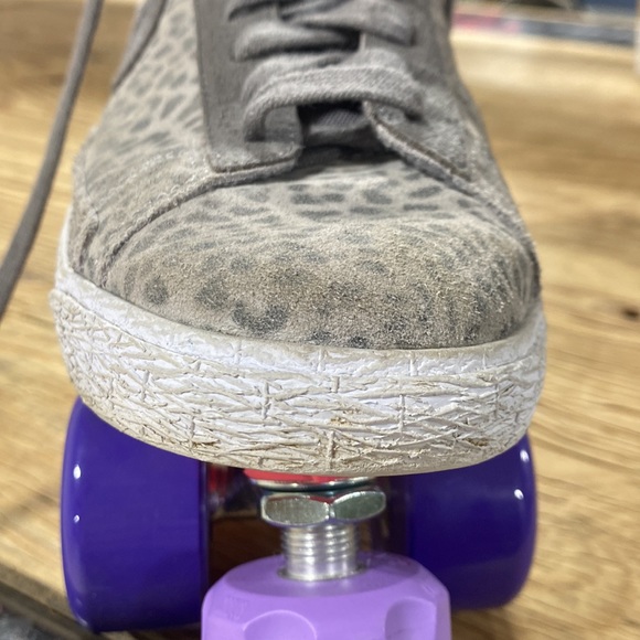 Custom Nike Leopard Print Roller Skates - Picture 9 of 12